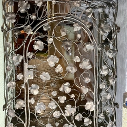 Handgeschmiedetes Tor mit Weinranken, gefertigt für ein Restaurant Handgeschmiedetes Tor mit Weinranken, gefertigt für ein Restaurant