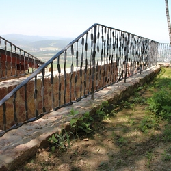 Geschmiedetes Gelnder am Pilgerort Butkov