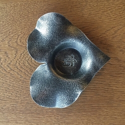 Tischkerzenhalter HERZ mit UKOVMI-Siegel als Geschenk für jeden Anlass Tischkerzenhalter HERZ mit UKOVMI-Siegel als Geschenk für jeden Anlass