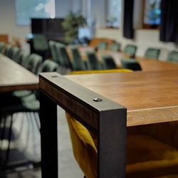 Designertische – Metallgestell gefertigt von UKOVMI für die Ranch Krá¾ova Lehota Designertische – Metallgestell gefertigt von UKOVMI für die Ranch Krá¾ova Lehota