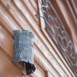 Künstlerische Seitenleuchte mit dem Naturmotiv einer RINDE – Luxuslampen von UKOVMI – originelle Leuchten Künstlerische Seitenleuchte mit dem Naturmotiv einer RINDE – Luxuslampen von UKOVMI – originelle Leuchten