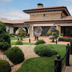 Geschmiedete Sonnenuhr – Weltunikat in der Slowakei – Luxus im Garten Geschmiedete Sonnenuhr – Weltunikat in der Slowakei – Luxus im Garten