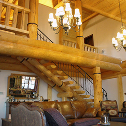 Innengeländer in rustikalem Stil - handgeschmiedete Treppengeländer Innengeländer in rustikalem Stil - handgeschmiedete Treppengeländer