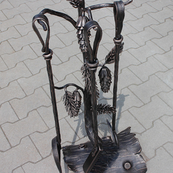 Luxuriöses Kaminbesteck mit Waldmotiv, entworfen und hergestellt von UKOVMI Luxuriöses Kaminbesteck mit Waldmotiv, entworfen und hergestellt von UKOVMI