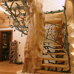 Innengeländer geschmiedet in die Form einer Kiefer Innengeländer geschmiedet in die Form einer Kiefer