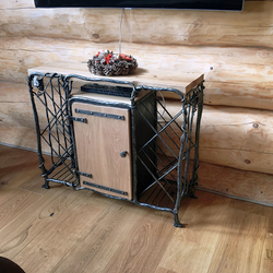 Geschmiedete Kommode für den Fernseher und Wein - kunstgeschmiedete Einrichtung Geschmiedete Kommode für den Fernseher und Wein - kunstgeschmiedete Einrichtung