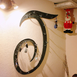 Geschmiedeter Wandhänger für Utensilien - schmiedeeiserne Accessoires aus UKOVMI Geschmiedeter Wandhänger für Utensilien - schmiedeeiserne Accessoires aus UKOVMI