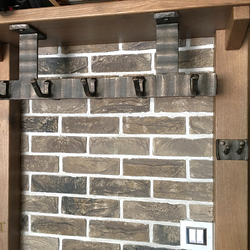 Geschmiedete Garderobenhaken, hergestellt nach Maß – Flurmöbel Geschmiedete Garderobenhaken, hergestellt nach Maß – Flurmöbel