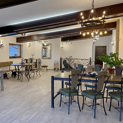 Atelier der Kunstschmiede UKOVMI – showroom – Tische, Stühle, Bänke, Leuchte, Geländer… Atelier der Kunstschmiede UKOVMI – showroom – Tische, Stühle, Bänke, Leuchte, Geländer…