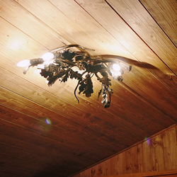 Origineller Luster in einer Sommerküche - luxuriöse Beleuchtung Origineller Luster in einer Sommerküche - luxuriöse Beleuchtung