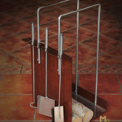 Kaminset – Edelstahl + Rost, Lack – Rostfreies, lackiertes Kaminbesteck, Holztrage Kaminset – Edelstahl + Rost, Lack – Rostfreies, lackiertes Kaminbesteck, Holztrage