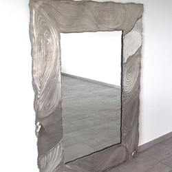 Handgefertigter Spiegel aus geschliffenem nichtrostendem Stahl – Designspiegel Handgefertigter Spiegel aus geschliffenem nichtrostendem Stahl – Designspiegel