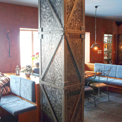 Schmiedeeiserne Säule – Von Roll Restaurant Luková Schmiedeeiserne Säule – Von Roll Restaurant Luková