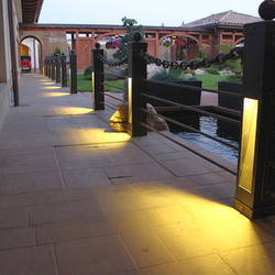 Der beleuchtete Garten lädt zu einem Bummel ein – Außengeländer mit Beleuchtung in hoher Qualität Der beleuchtete Garten lädt zu einem Bummel ein – Außengeländer mit Beleuchtung in hoher Qualität