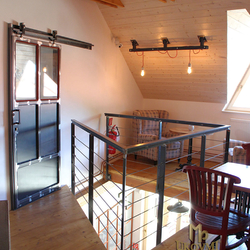 Geschmiedete Geländer und Türe im industriellen Stil von UKOVMI Geschmiedete Geländer und Türe im industriellen Stil von UKOVMI