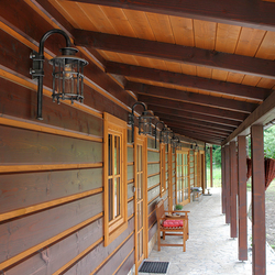 Geschmiedete Hängeleuchte KLASSIK/T als außergewöhnliche Beleuchtung einer Pension im Slowakischen Paradies Geschmiedete Hängeleuchte KLASSIK/T als außergewöhnliche Beleuchtung einer Pension im Slowakischen Paradies