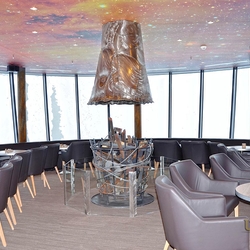 Edelstahlkamin – umgeschmolzene Geschichte – Rotunda, Skigebiet Chopok Edelstahlkamin – umgeschmolzene Geschichte – Rotunda, Skigebiet Chopok
