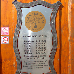 Schmiedeeiserner Rahmen – Öffnungszeiten des Gartencenters Záhrada Real Schmiedeeiserner Rahmen – Öffnungszeiten des Gartencenters Záhrada Real