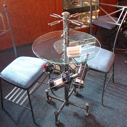 Schmiedeeiserner Tisch für Weinproben – luxuriöse Möbel Schmiedeeiserner Tisch für Weinproben – luxuriöse Möbel