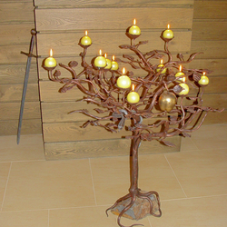 Leuchter – Versuchung – Baum mit Apfel und Schlange – Kunstwerk Leuchter – Versuchung – Baum mit Apfel und Schlange – Kunstwerk