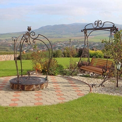 Schmiedeeiserne kuppelförmige Brunnenhaube Schmiedeeiserne kuppelförmige Brunnenhaube