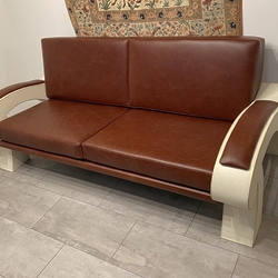 Exklusive Couch in einem Industrie-Stil – geschmiedeter Couch mit Rindleder – Designmöbel Exklusive Couch in einem Industrie-Stil – geschmiedeter Couch mit Rindleder – Designmöbel