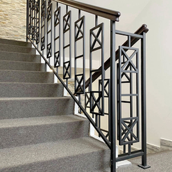 Metall-Innengeländer, hergestellt für ein 7-stöckiges Treppenhaus im Grand Hotel Bellevue in der Tatra Metall-Innengeländer, hergestellt für ein 7-stöckiges Treppenhaus im Grand Hotel Bellevue in der Tatra