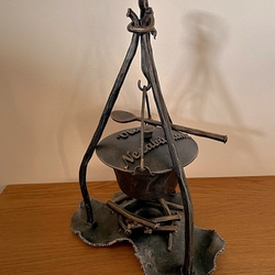 Grabdekoration � k�nstlerischer handgeschmiedeter Kessel � Kerzenhalter, der Erinnerungen ausdr�ckt