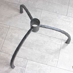 Hochwertiger geschmiedeter Ständer für belebtes Weihnachtsbaum Hochwertiger geschmiedeter Ständer für belebtes Weihnachtsbaum