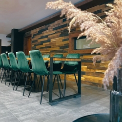 Moderne Tische – schwarze Metallrahmen kombiniert mit Holz Moderne Tische – schwarze Metallrahmen kombiniert mit Holz