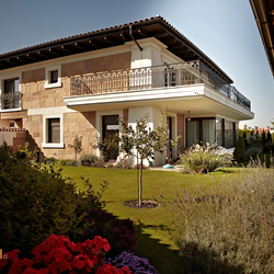 Handgeschmiedetes Geländer - Außengeländer geschmiedet für ein Einfamilienhaus Handgeschmiedetes Geländer - Außengeländer geschmiedet für ein Einfamilienhaus