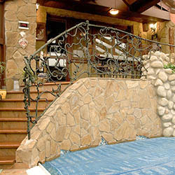 Wintergarten mit einem Pool bei einer Villa Wintergarten mit einem Pool bei einer Villa